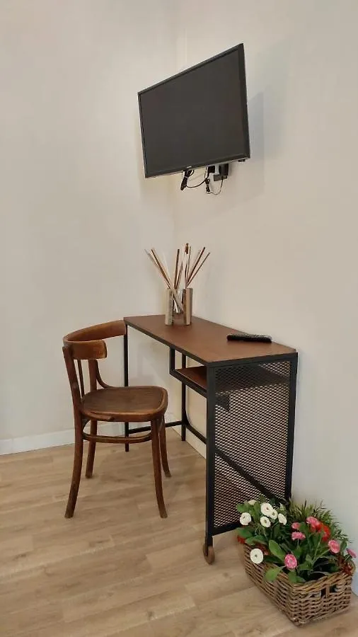 B&B Patane' Nápoly 0*,